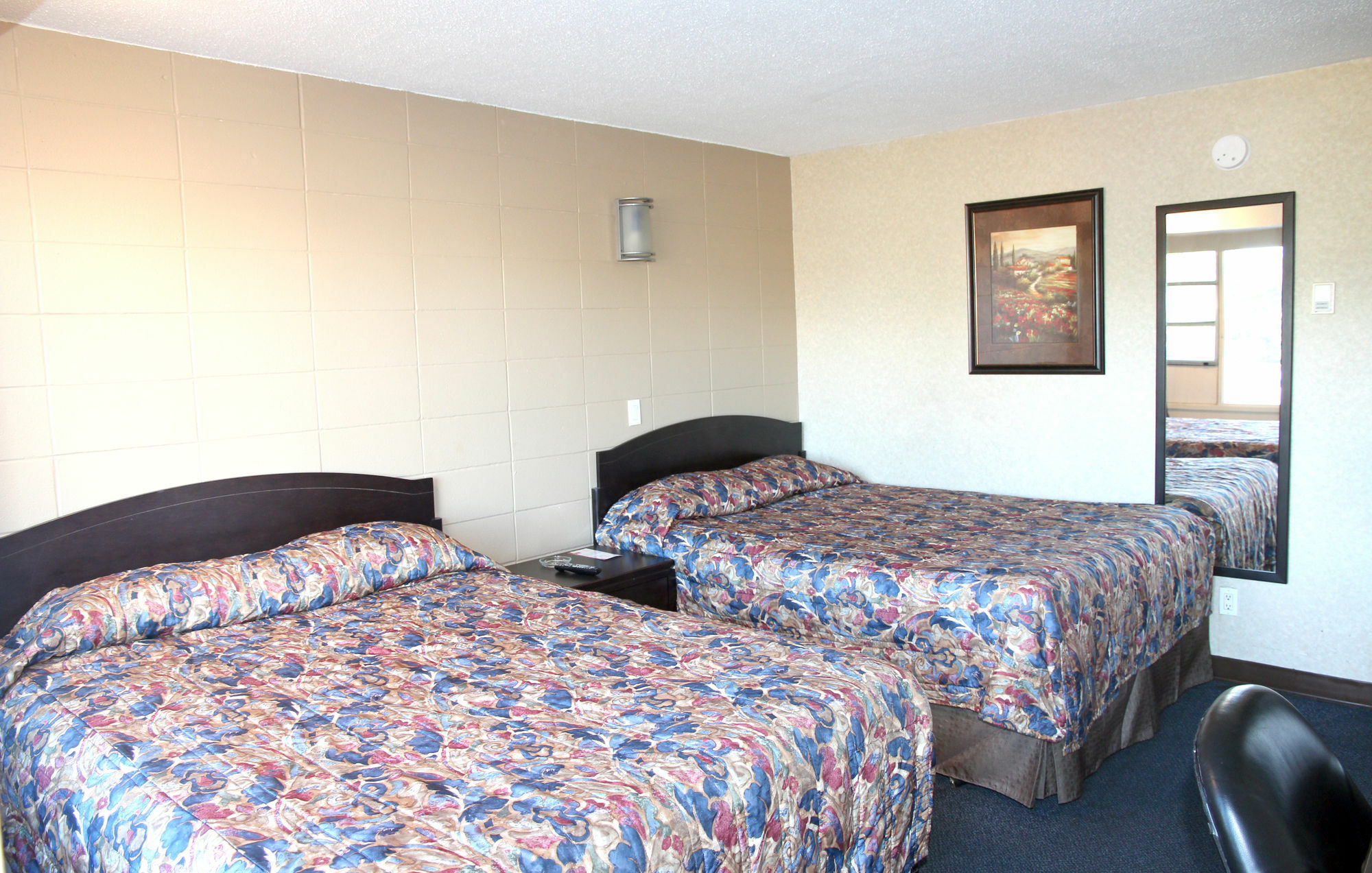 Econo Lodge Inn & Suites City Center Red Deer Buitenkant foto